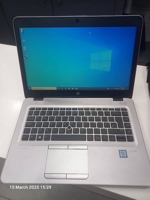 HP Elitebook 820 G3 0