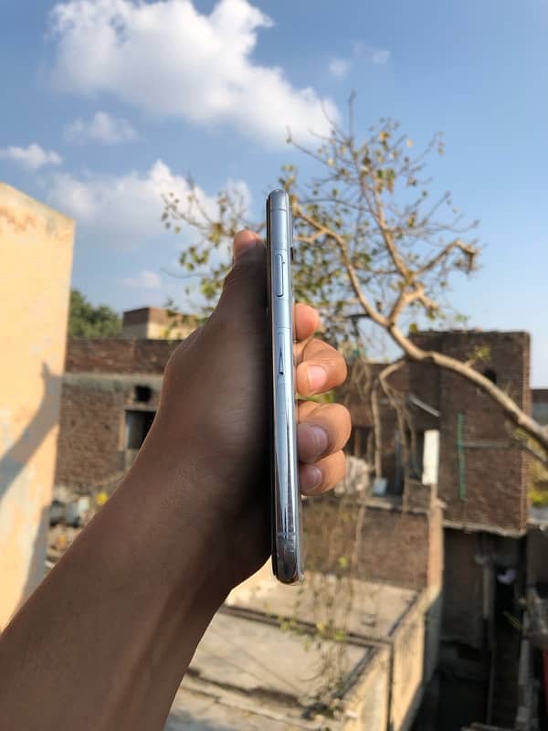 1 phone x 1