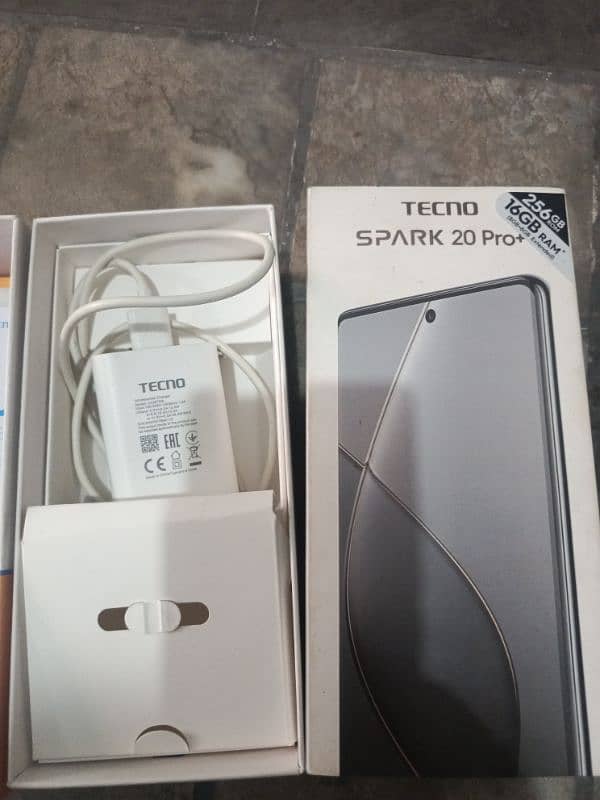 Tecno spark 20 pro plus 2