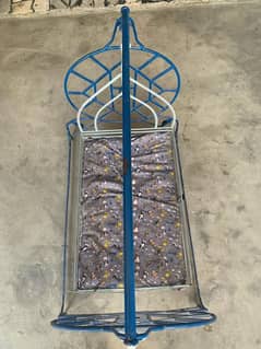 kids cradle in very good condition