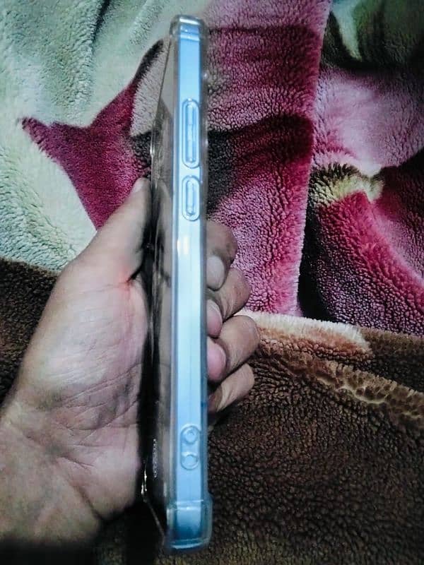 OPPO Reno 11f 5g lush condition box charger sath he 2