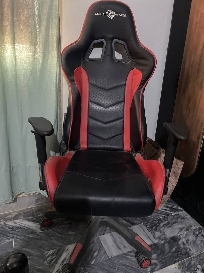 Office/ gaming chair 0