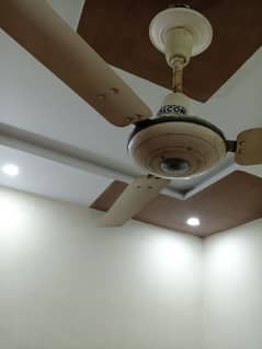 Ceiling fan For sale