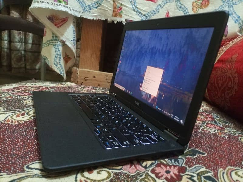 Dell Latitude E7250 4