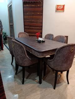 Dining table for sale