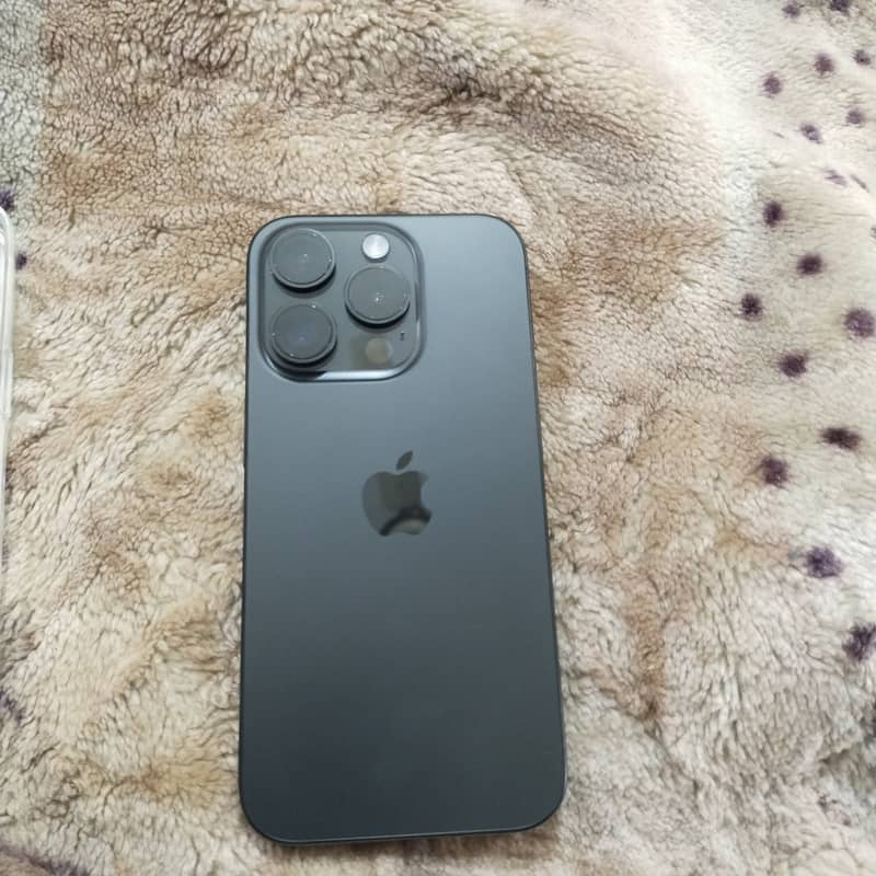 Apple iPhone 15 Pro 2