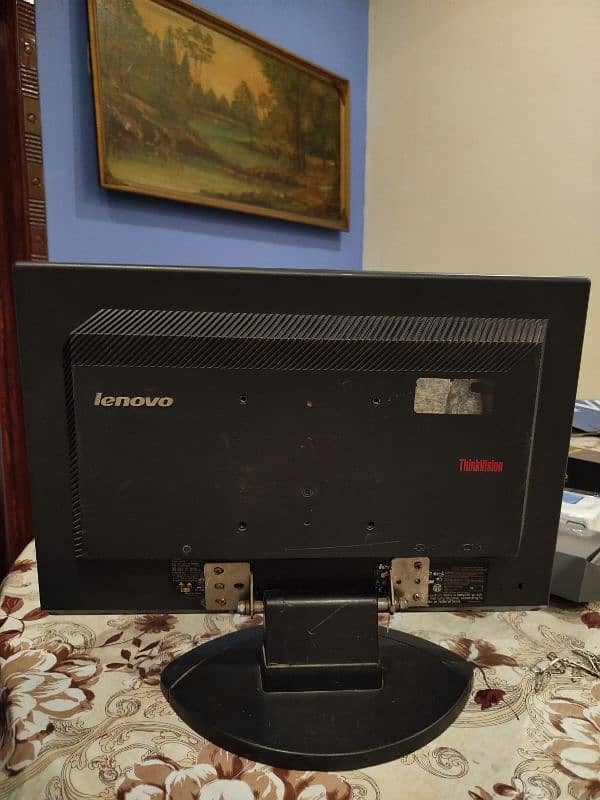 Lenovo 20" inch hd resolution monitor 4