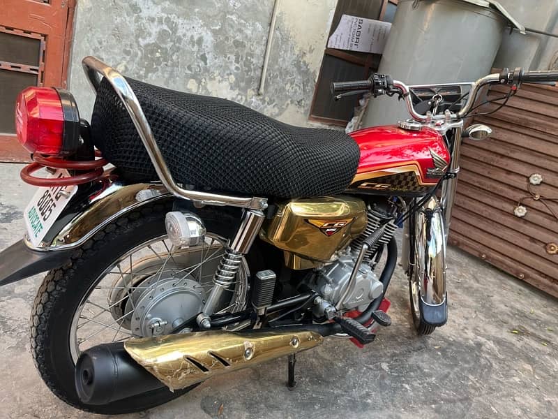 Honda 125 Gold Edition 3