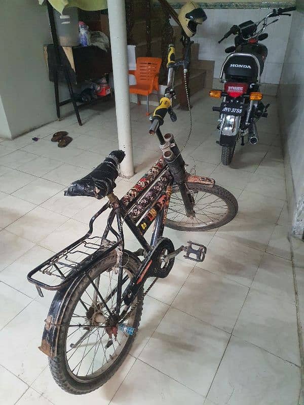 Medium Size Bicycle 0