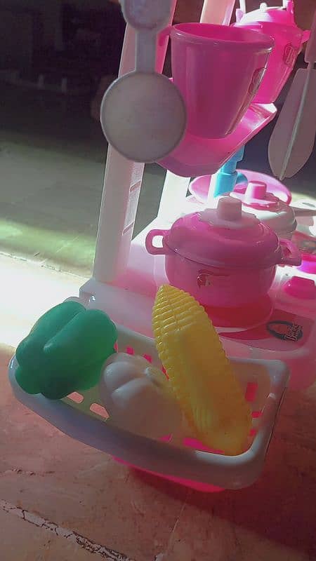 THIS IS A MINI KITCHEN SETS FOR GIRLS. 5