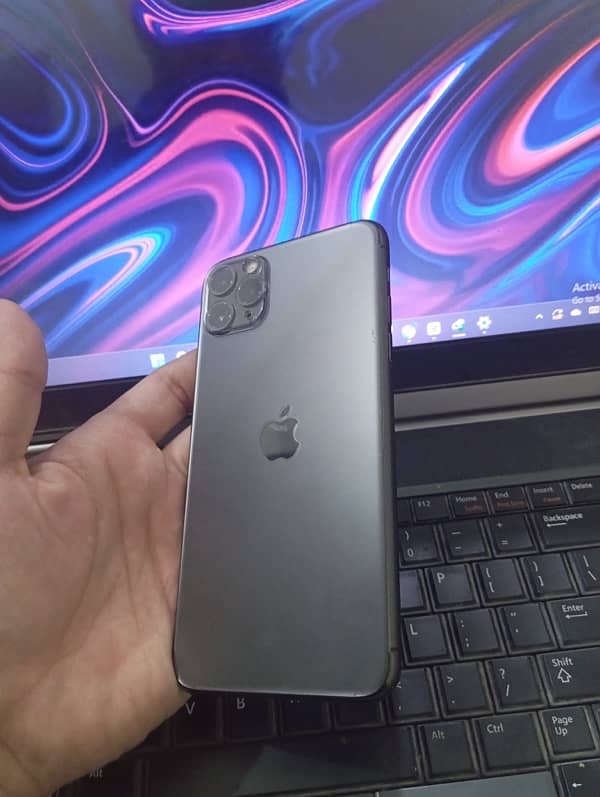 256 GB iPhone 11 Pro Max Non no scratch body no problem No PTA 10