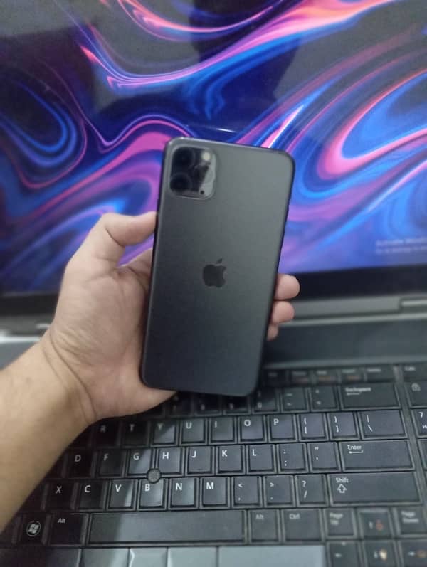 256 GB iPhone 11 Pro Max Non no scratch body no problem No PTA 11