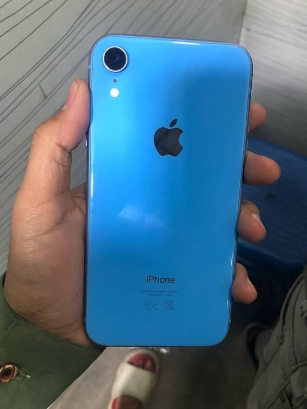 iPhone XR 6