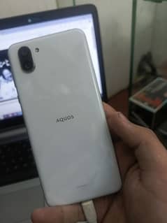 Aquos r3