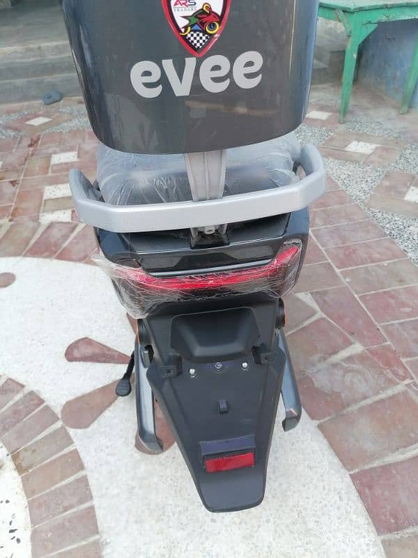 Evee gen z scooter 10