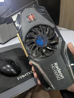 AMD HD 6950 - 1GB Graphic card