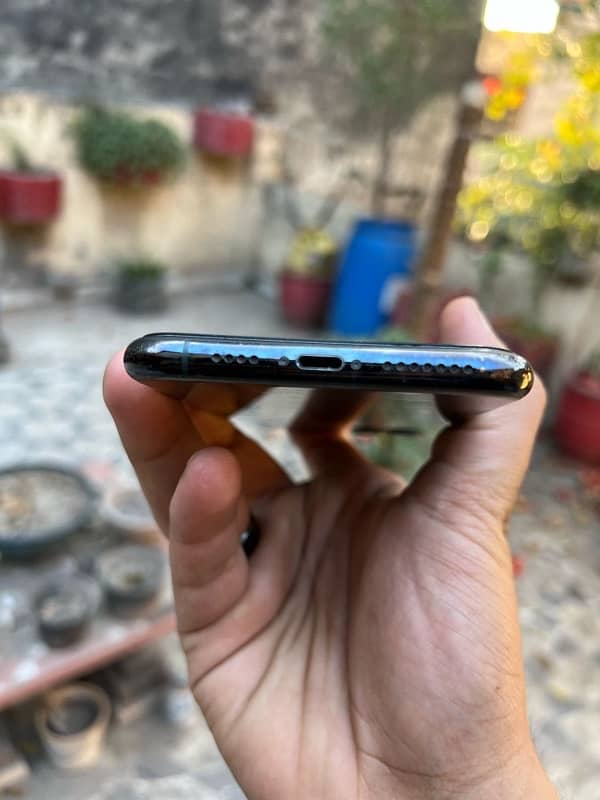 Iphone 11 pro max 4