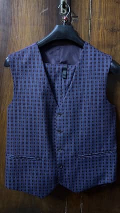 3 piece brand new stylish suit