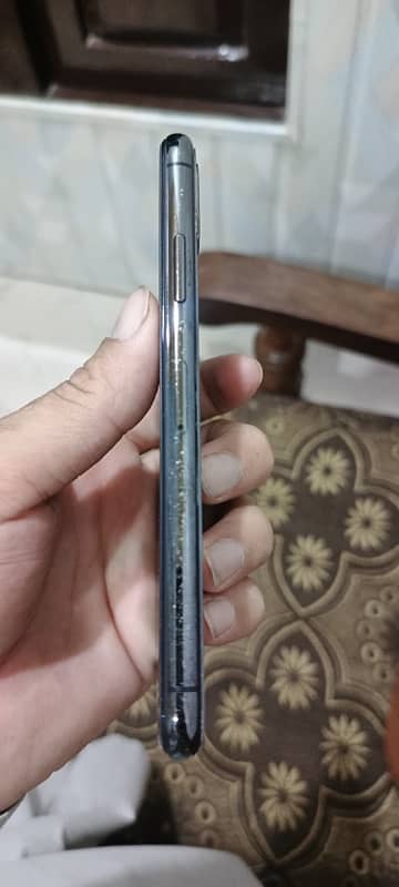 iPhone xs 3