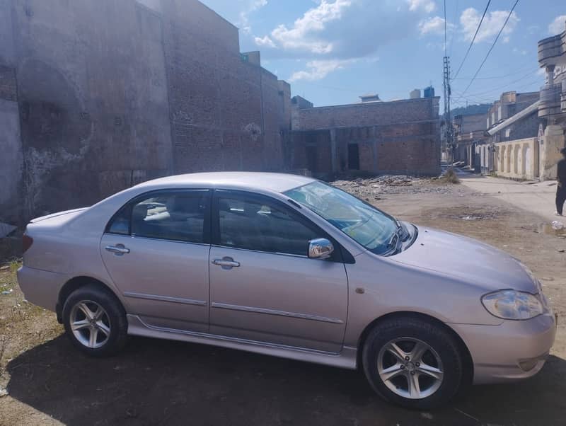 For Sale: Toyota Corolla SE Saloon 2002 6