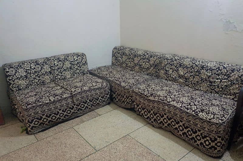 1 seater sofa for sale 6 pice hai 2