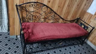 3 seater iron dewan with side table