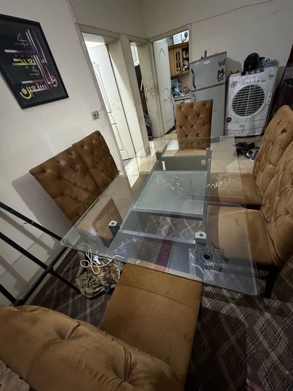 Dinning tables 0