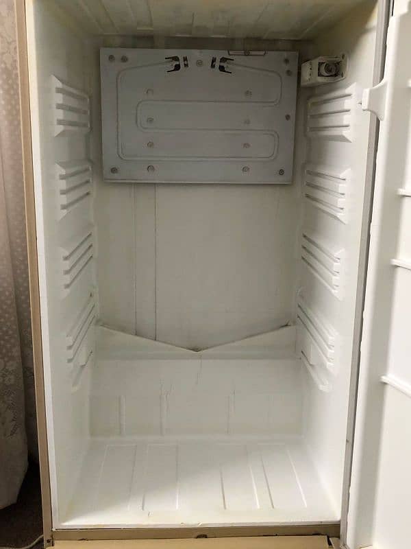 refrigerator /fridge 4