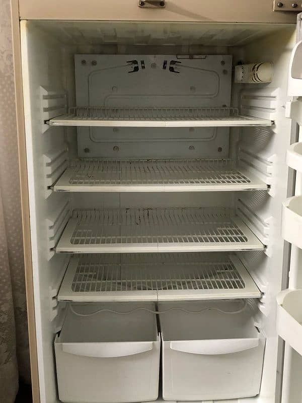 refrigerator /fridge 11