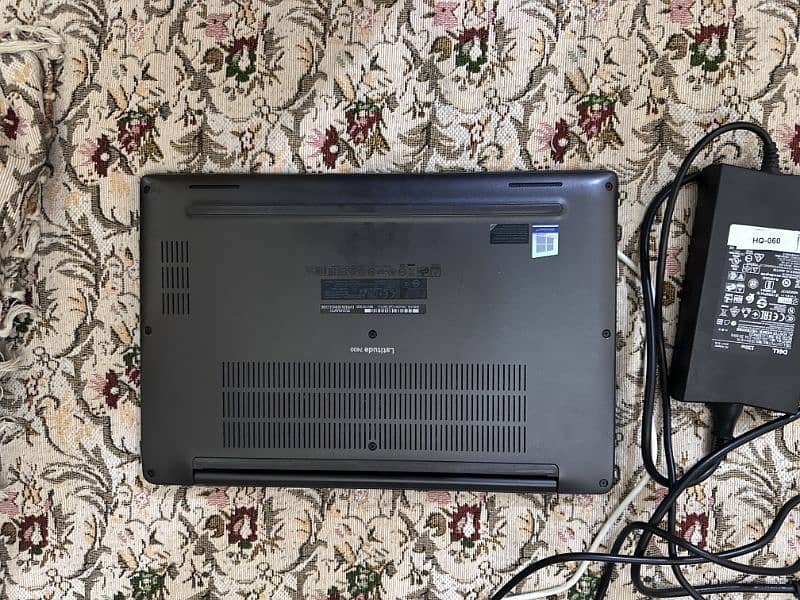 Dell Latitude 7400 Laptop Slightly Used 4