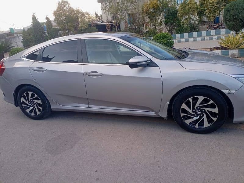 Honda Civic Oriel 2018 4