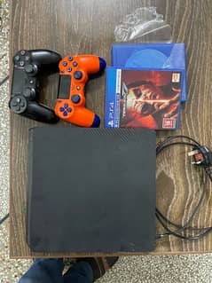 PS4 SLIM WITH 2 controllers