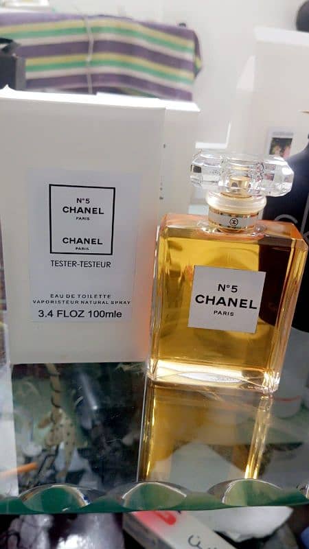 Channel n'5 perfume 0