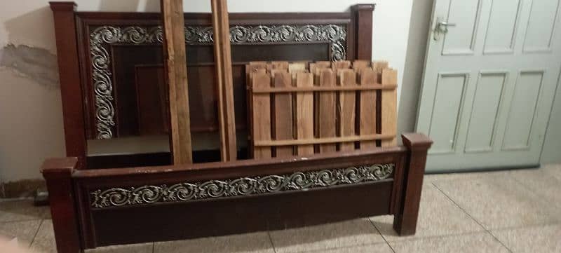 Wooden master bed 2