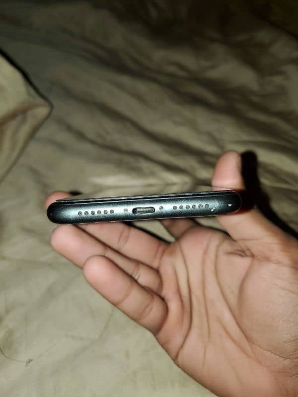 iphone 11(non pta) 3