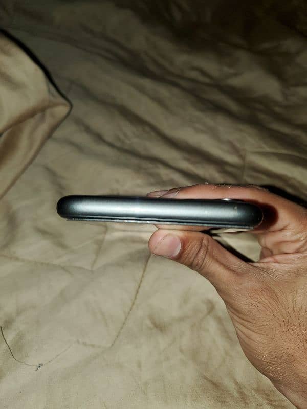 iphone 11(non pta) 5