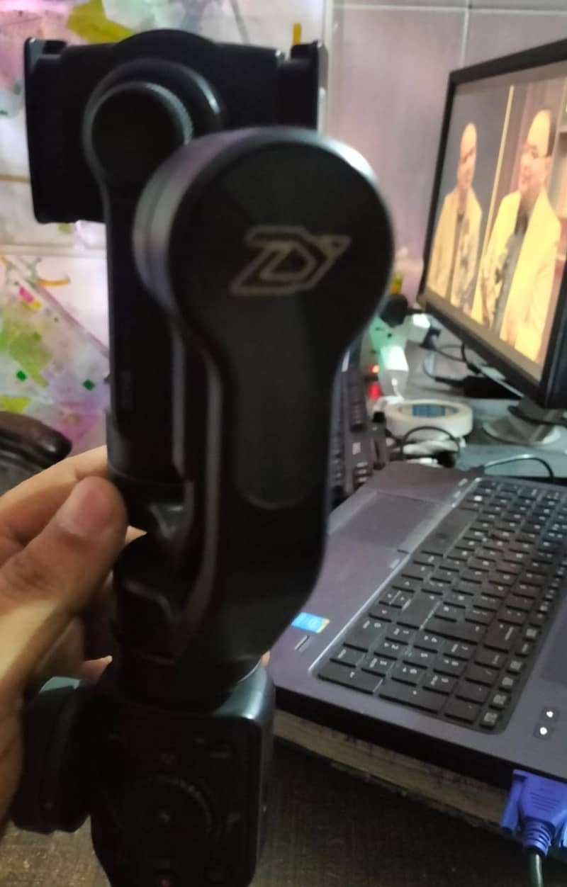 Zhiyun Smooth 4 Gimbal for Sale – Excellent Condition! 8