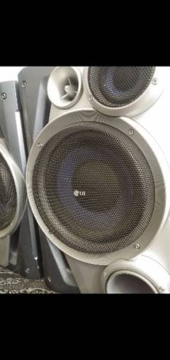 lg woofer 8' Working 10/10