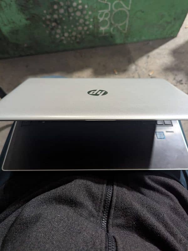 HP I 3 8th generation 1