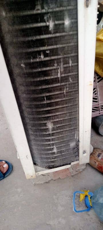 1 taan AC Good Condition 3