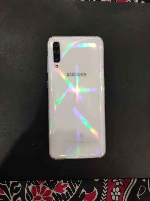 Samsung A50 - 4/128 GB 3