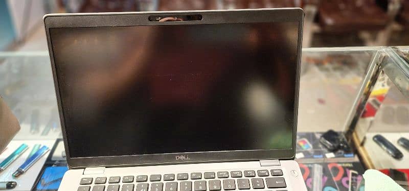 Dell 5410 i5 10th Gen 8gb ram 256 gb ssd touch screen 4