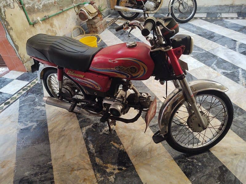 YAMAHA Dhoom YD-70 6