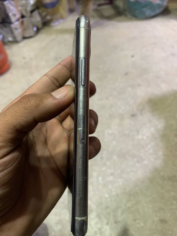 iPhone 11 pro dual sim pta approved 9/8 condition 3