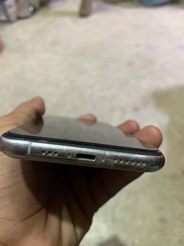 iPhone 11 pro dual sim pta approved 9/8 condition 5