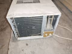 media window Ac Good condition