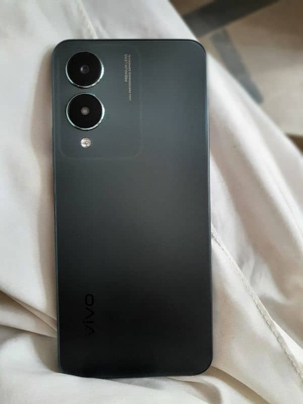 Vivo Y17s 0