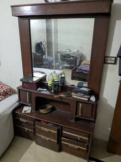 Slightly Used King size Dressing table/Vanity mirror