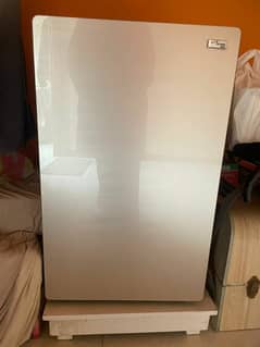 Dawlance room fridge glass door