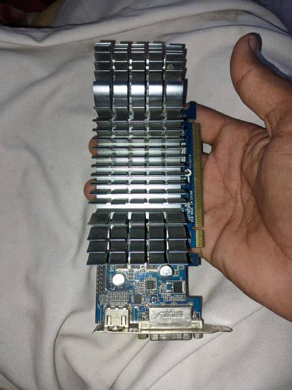 ASUS 1GB DDR3 CARD 1